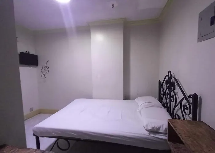 Oyo 1066 Dorotello Apartelle